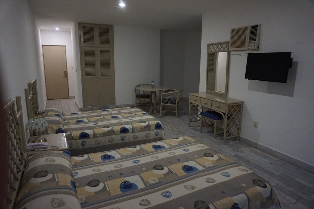 Las Perlas Condos Канкун Екстериор снимка