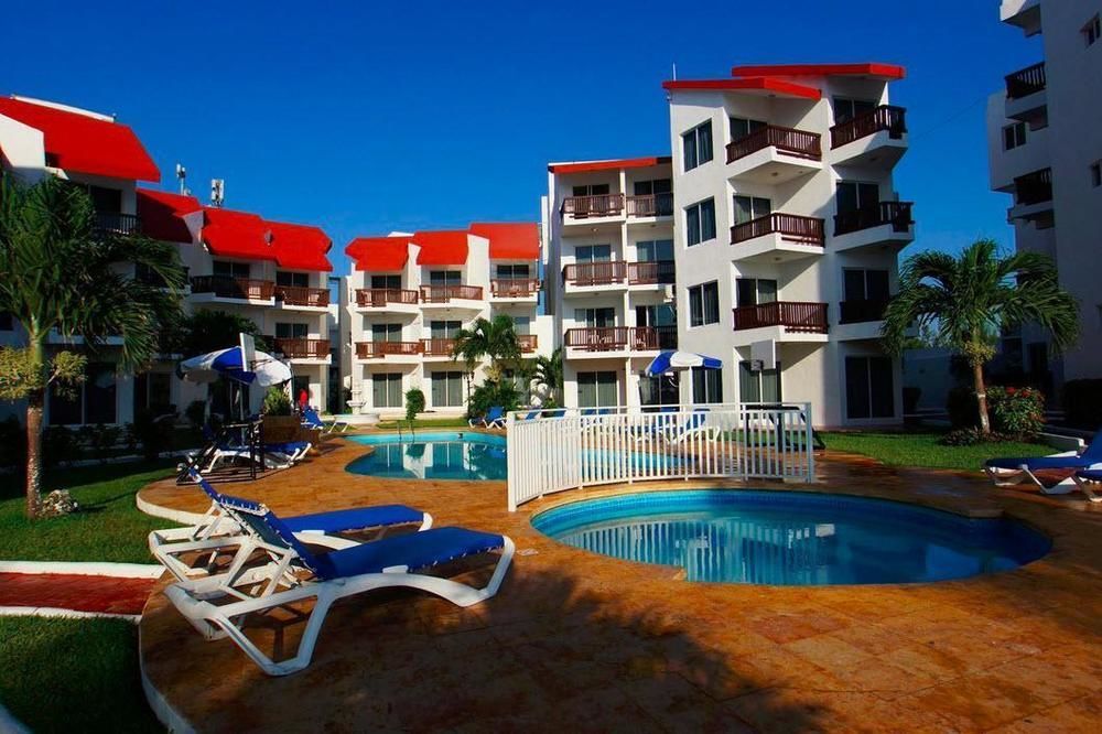 Las Perlas Condos Канкун Екстериор снимка